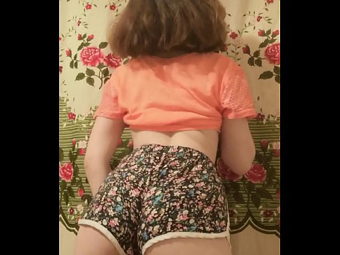 ❤️ Gadis muda seksi menanggalkan celana pendeknya di depan kamera ☑ Sialan di porno id.muitohentai.ru ❤